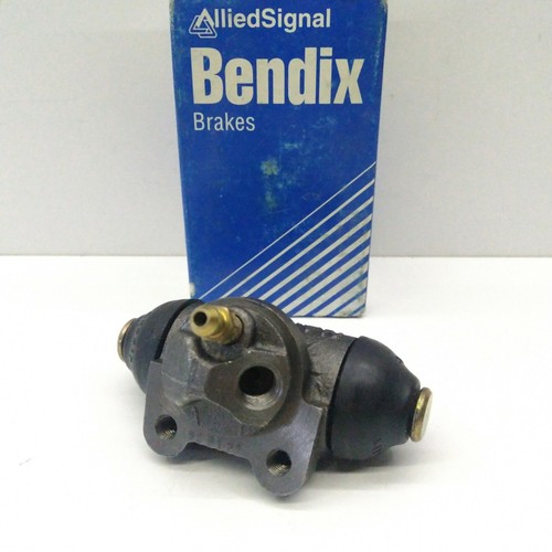 Rear brake cylinder - cylinder, left